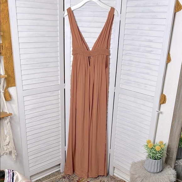 INDAH l Revolve Anjeli Maxi Dress Namibia Side Slits Drop Neck Open Back NWT L - Picture 3 of 15